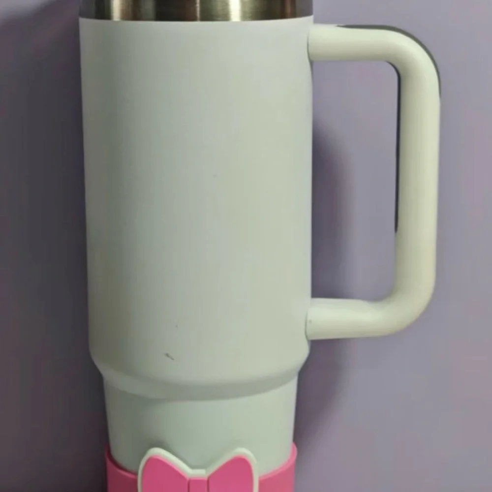 ⭐️Vibrant Pink Bow Cup Sleeve - Picture 3 of 3